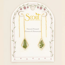 Load image into Gallery viewer, Pressed Flower Thread Earring