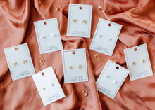 Load image into Gallery viewer, Linny & Co Screwback Stud