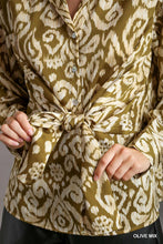 Load image into Gallery viewer, Satin Geo Print Blouse
