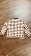 Load image into Gallery viewer, Houndstooth Sherpa Jacket

