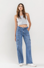 Load image into Gallery viewer, High Rise Wide Leg Cargo Jeans

