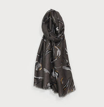 Load image into Gallery viewer, Lightweight Lurex Scarf
