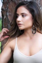 Load image into Gallery viewer, Yazmine Earrings
