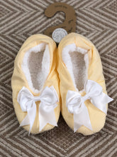 Load image into Gallery viewer, Yellow Bows Bride Slippers
